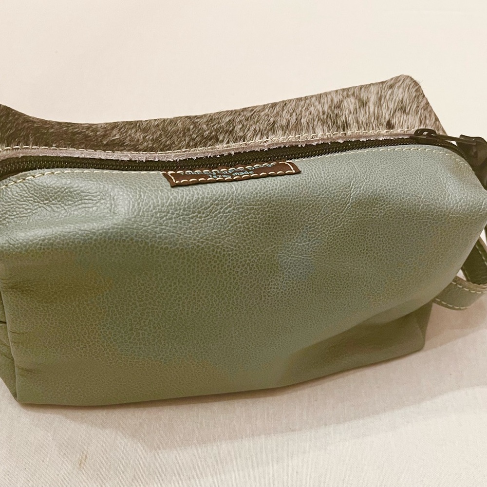 UNIQUE Leather & Fur-Hide Toiletry Travel bag w/handle, Sage/Seafoam & Gray - Picture 4 of 6